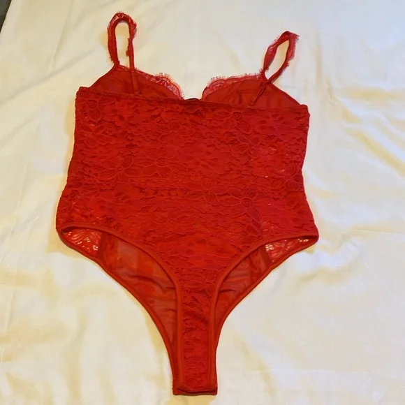 🎀 5/$20 🎀 PrettyLittleThing Shape Red Lace Bodysuit size 10 - Picture 11 of 16